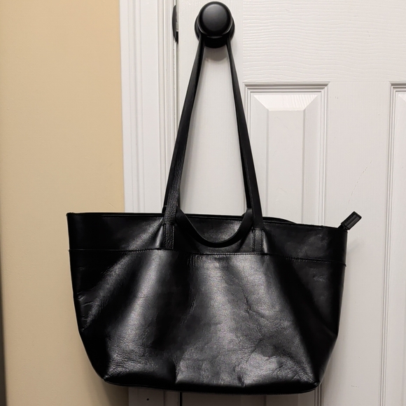Madewell Handbags - Madewell Black Leather Tote Bag
